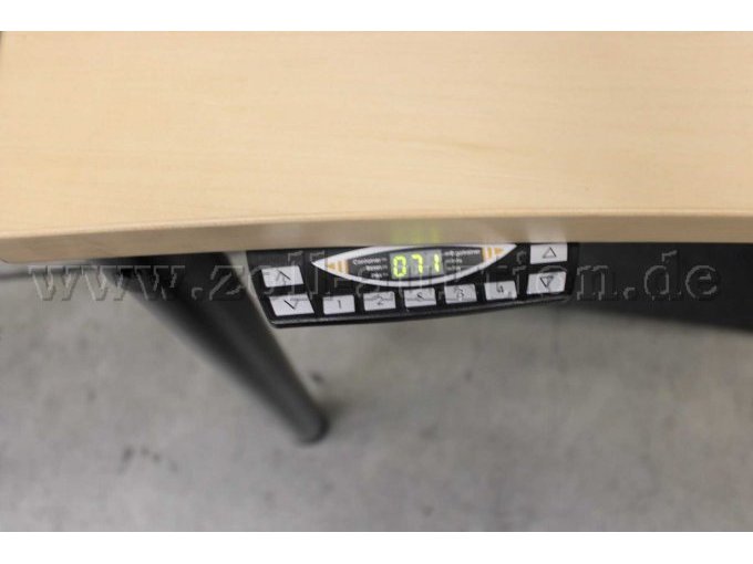1 elektrisch höhenverstellbarer Schreibtisch von VS, gebraucht – foto 6 – kavel bij Zoll-Auktion, Berlin