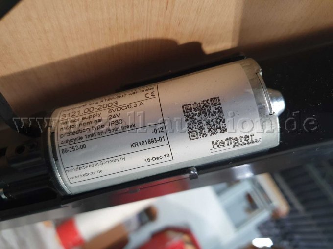 1 elektrisch höhenverstellbarer Schreibtisch von VS, gebraucht – foto 9 – kavel bij Zoll-Auktion, Berlin