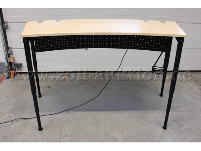 1 elektrisch höhenverstellbarer Schreibtisch von VS, gebraucht – foto 2 – kavel bij Zoll-Auktion, Berlin