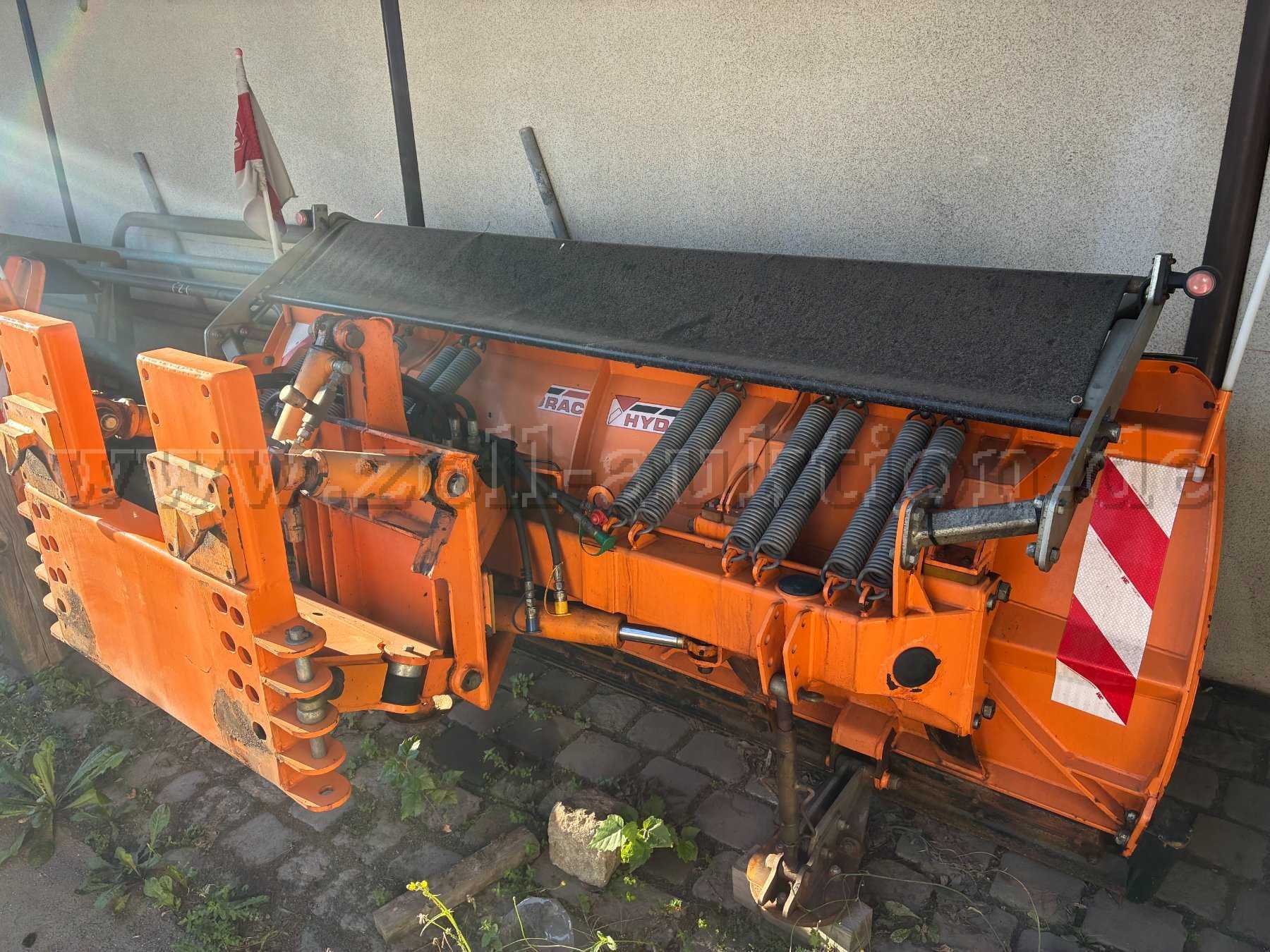 Hinten