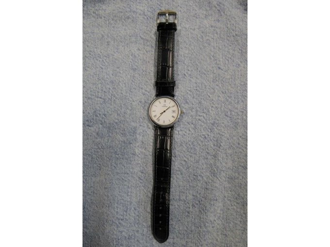 Ansicht Vorderseite ganze Uhr