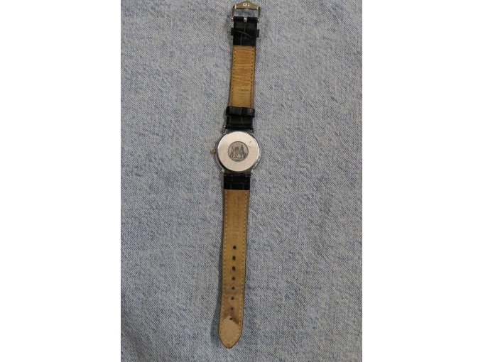 Ansicht Rückseite ganze Uhr