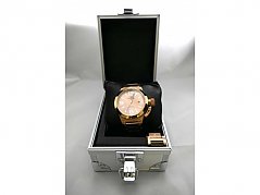 Uhr in der Box