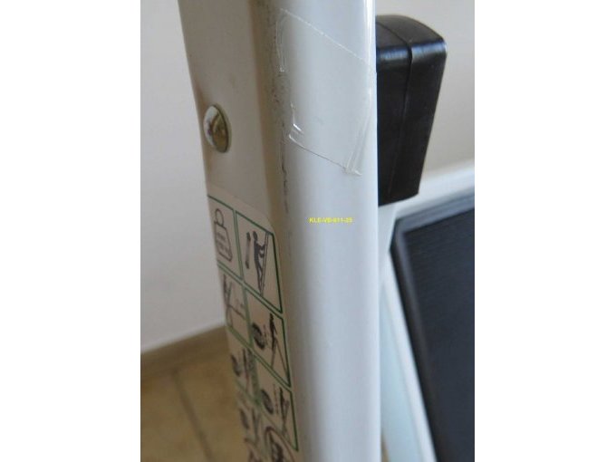 Beispiel für Aufkleberreste