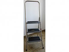 Euroline Stufentritt 6200003 3-Stufen-Leiter mit hohem Haltebügel