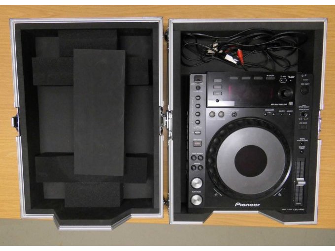 Ansicht CD Player im Koffer