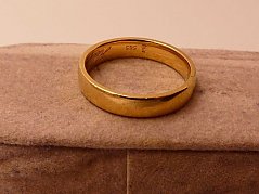 1 gebrauchter Goldring (585er)_ Gesamtansicht