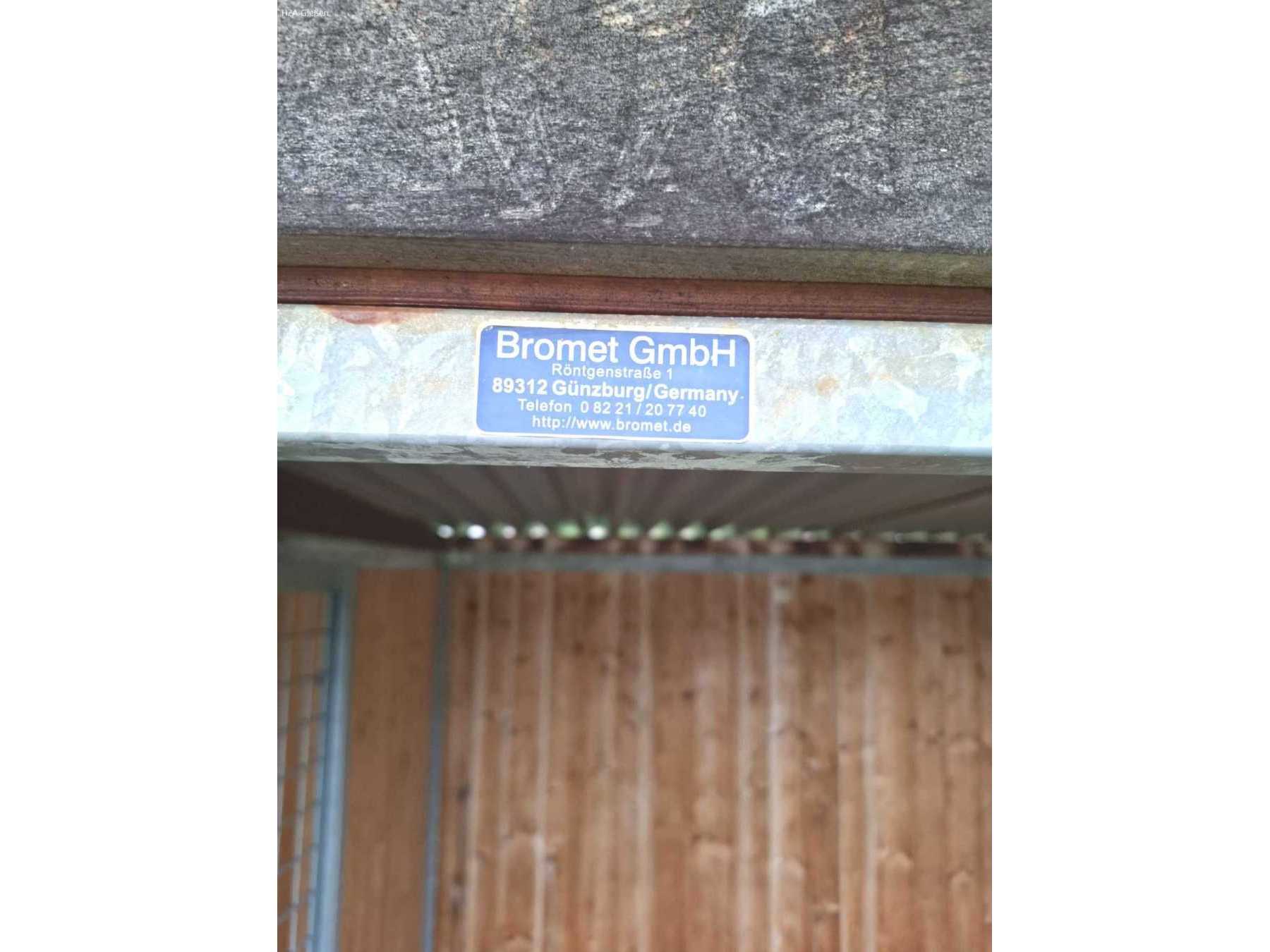 Firmenschild des Herstellers