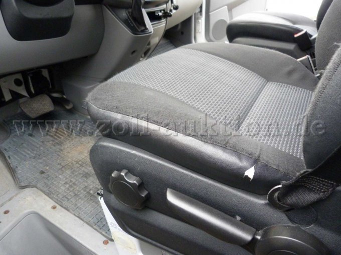 Abnutzung Sitzfläche Fahrer linksseitig