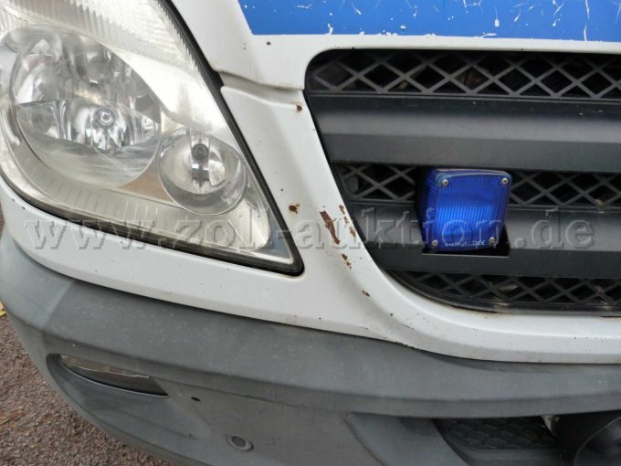 Korrosion FzgFront Nähe Grill