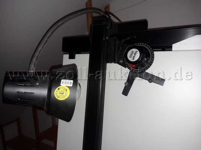 Zeichentisch bigraph 2000, Beleuchtung