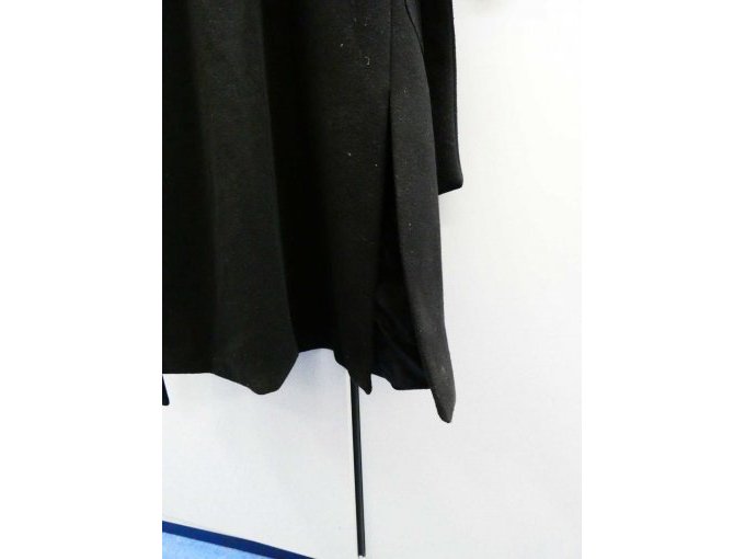 Damenmantel aus Italien_ rechter Schlitz außen