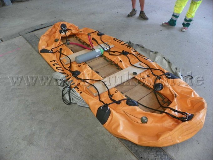 Schlauchboot (Heckansicht)