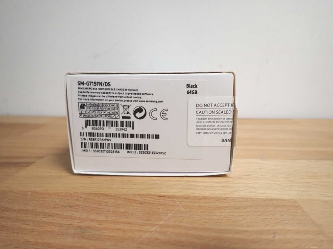 CE Kennzeichen auf Karton