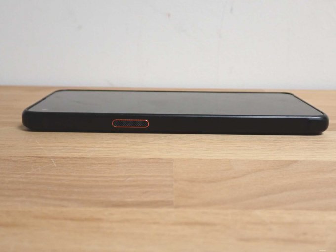 Handy seitlich links