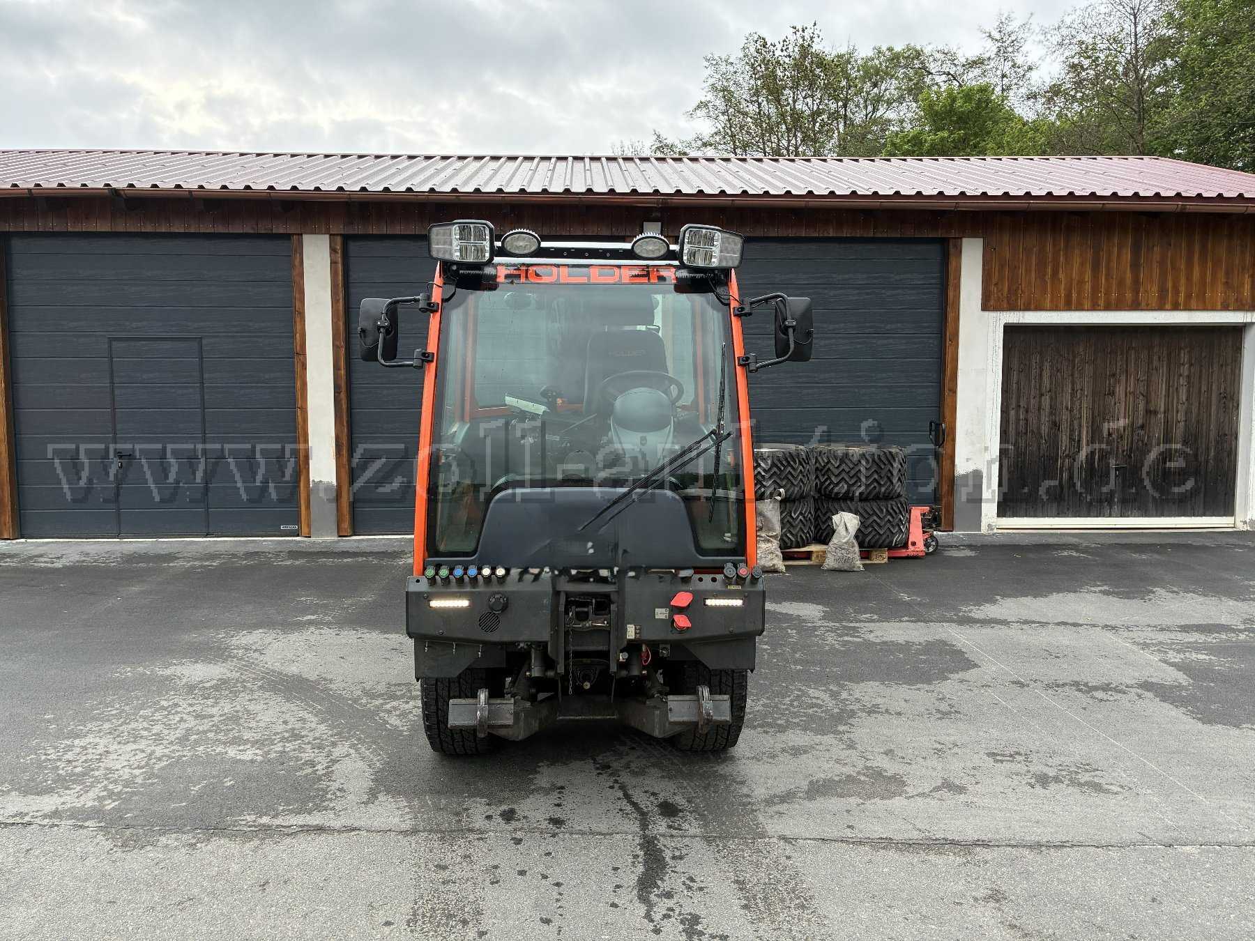1 pojazd systemowy gminny S 130 Holder
