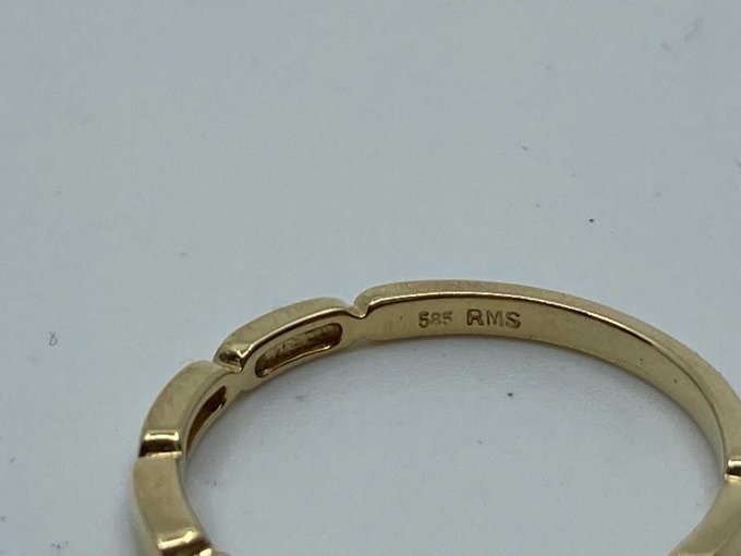 585 Gold