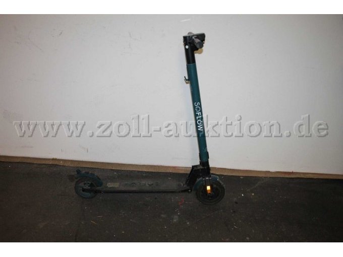 1 grauer e-scooter „SoFlow“ SO1
