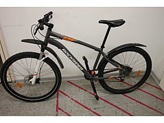 1 graues 27,5“ Mountainbike „Rockrider“ ST 120