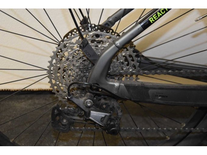 1 grijze 27,5" e-bike "Cube" Reaction Hybrid Pro – foto 8 – kavel bij Zoll-Auktion, Hamburg