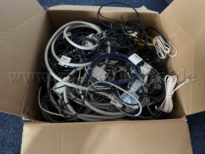 Verschiedene Kabel - Nähere Ansicht