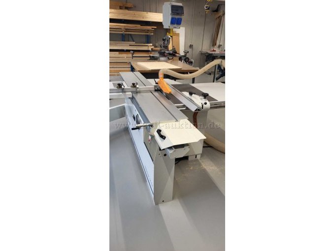 Ansicht von rechts vorne