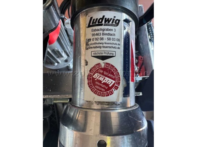 Detailaufnahme (Prüfplakette) Schere