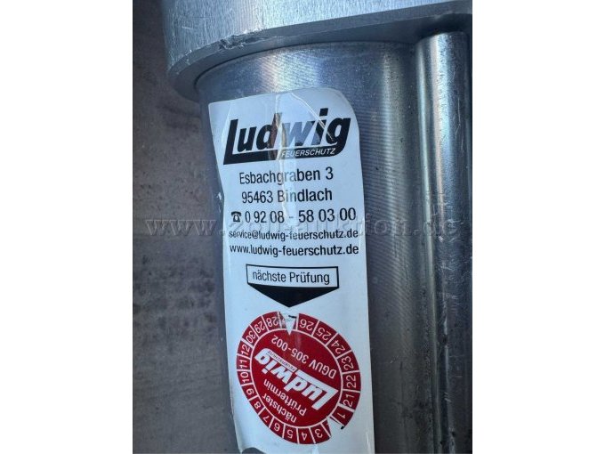 Detailaufnahme Rettungszylinder (Prüfplakette)