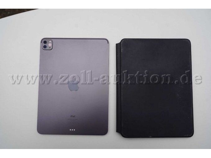 Gebrauchsspuren an der Rückseite und an der Tastatur. Gebrauchsspuren an der Rückseite und an der Tastatur.