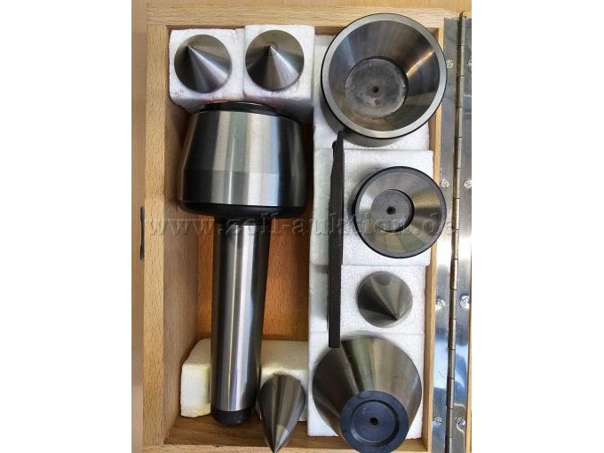 mitlaufende Körnerspitze mit Zubehör in Holzschachtel, Nahaufnahme der Seite mit Inhalt