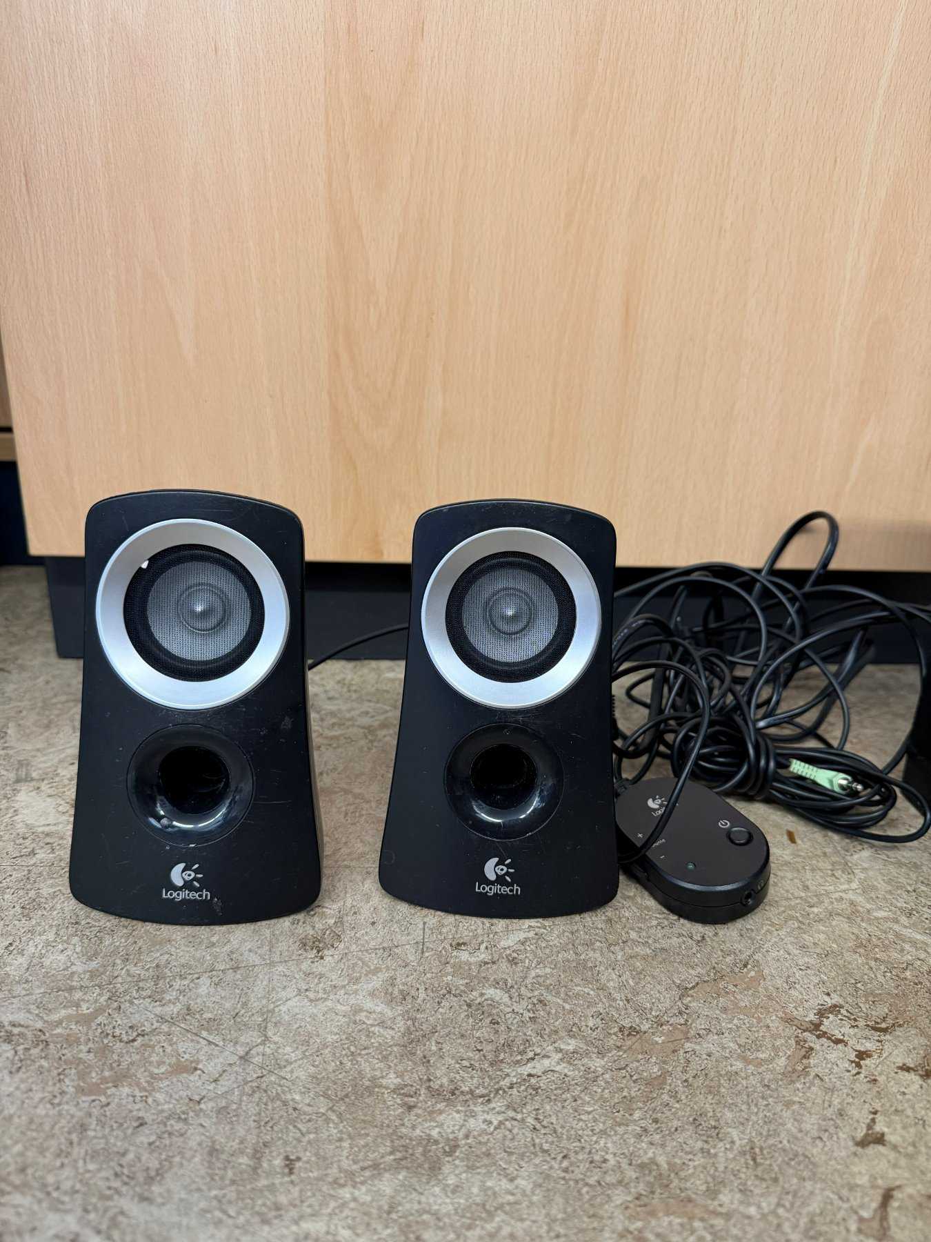 Zoll-Auktion - 1 original Dolby-Surround-System 2.1 LOGITECH, gebraucht ...