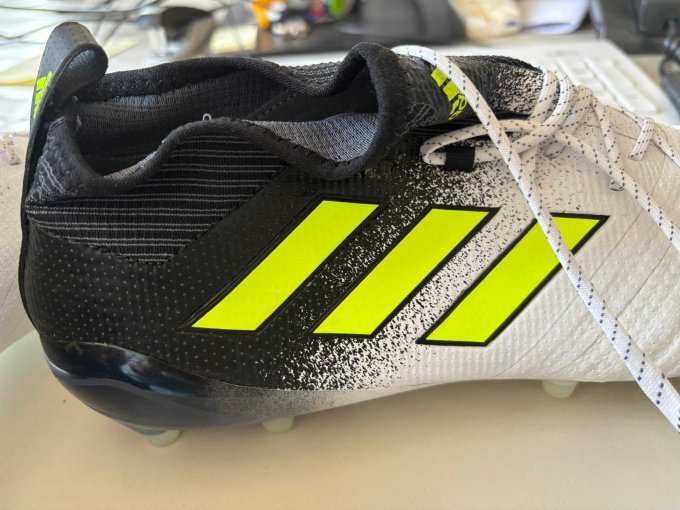 Adidas Zeichen
