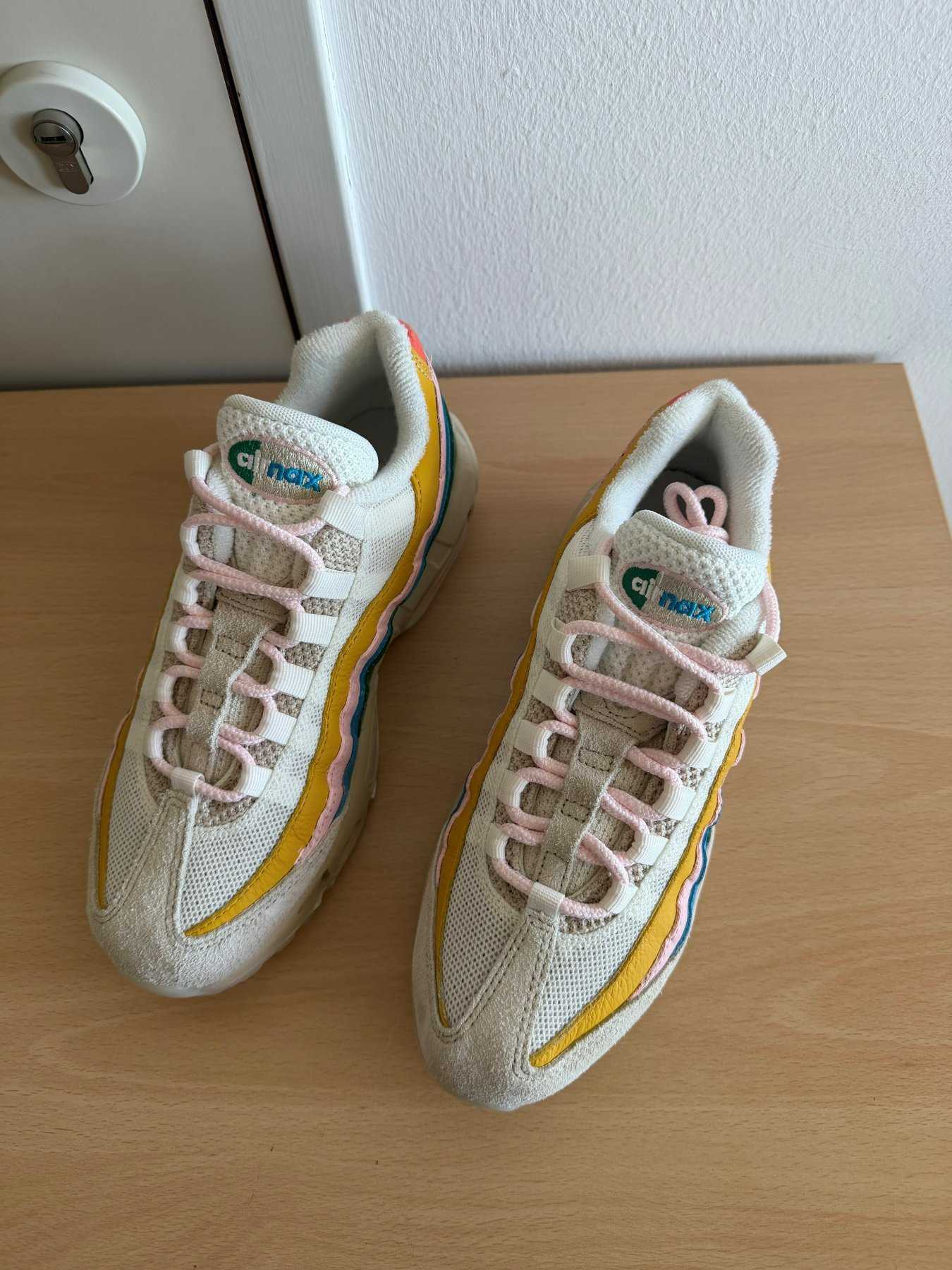 1 paire de baskets Nike Air Max, multicolores, taille 38.5, d'occasion