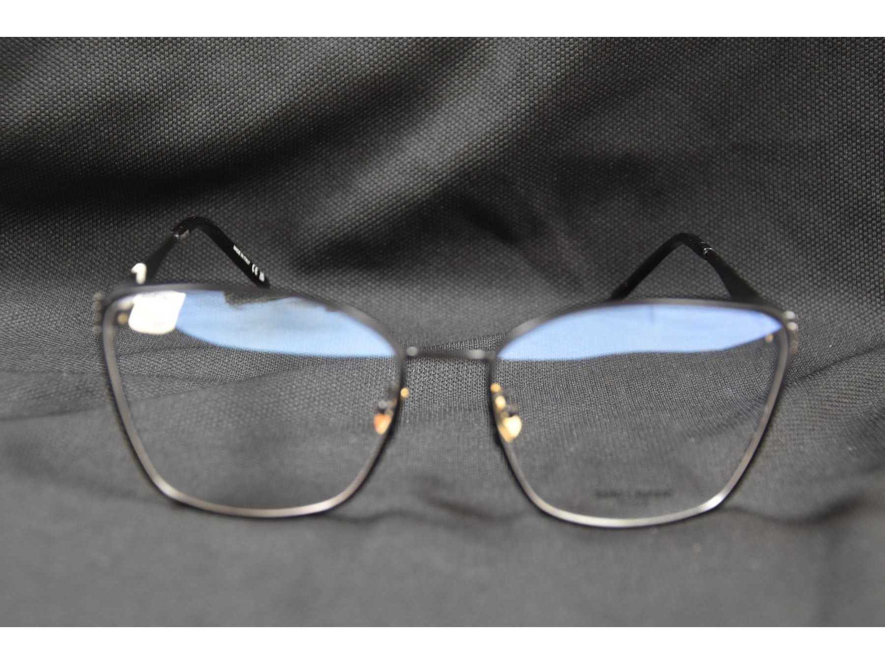 1 schwarze Brille „Saint Laurent“