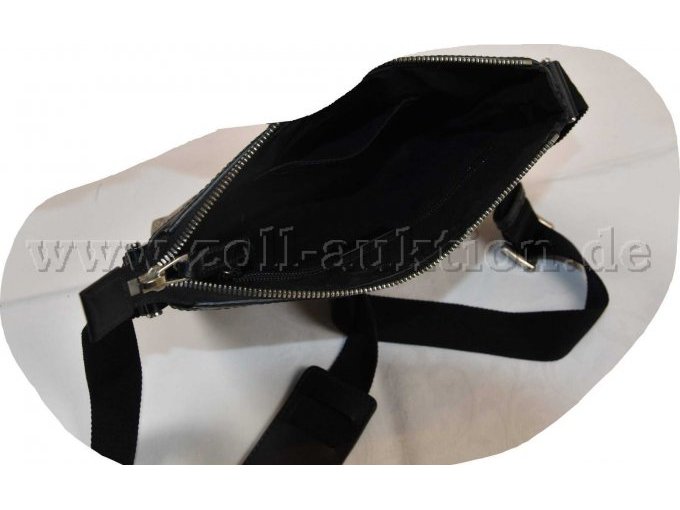1 schwarz/graue Tasche „Gucci“ Modell Ophidia GG Supreme Messenger  - Sicht die Tasche