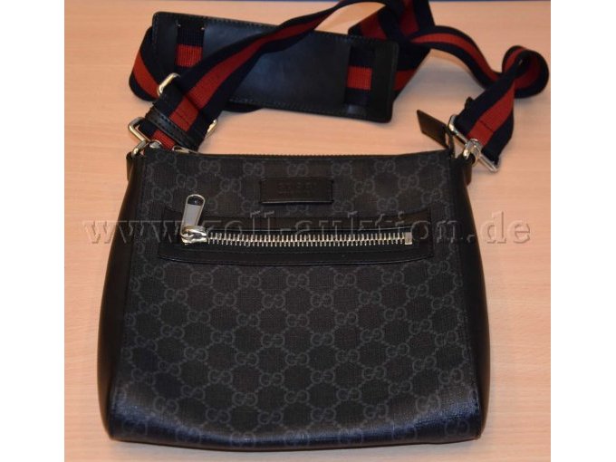 1 schwarz/graue Tasche „Gucci“ Modell Ophidia GG Supreme Messenger - Frontansicht