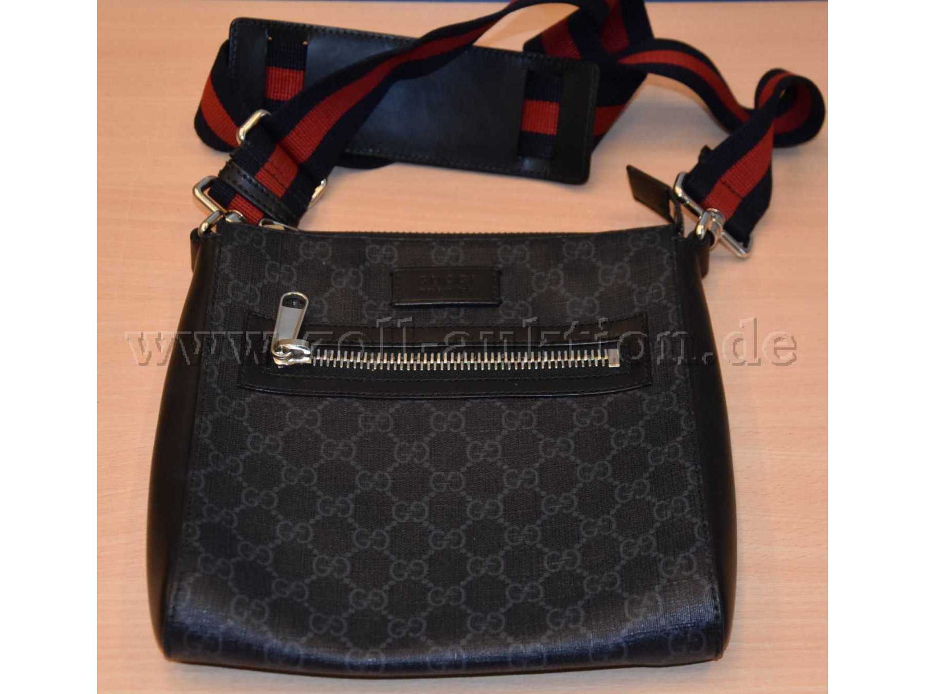 1 schwarz/graue Tasche „Gucci“ Modell Ophidia GG Supreme Messenger - Frontansicht