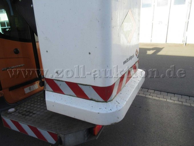 Arbeitskorb Kratzer und Verunreinigungen