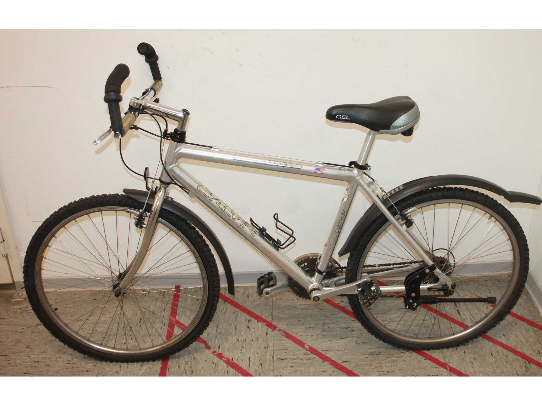 1 silbernes 26“ Herrenfahrrad „Calvin“
