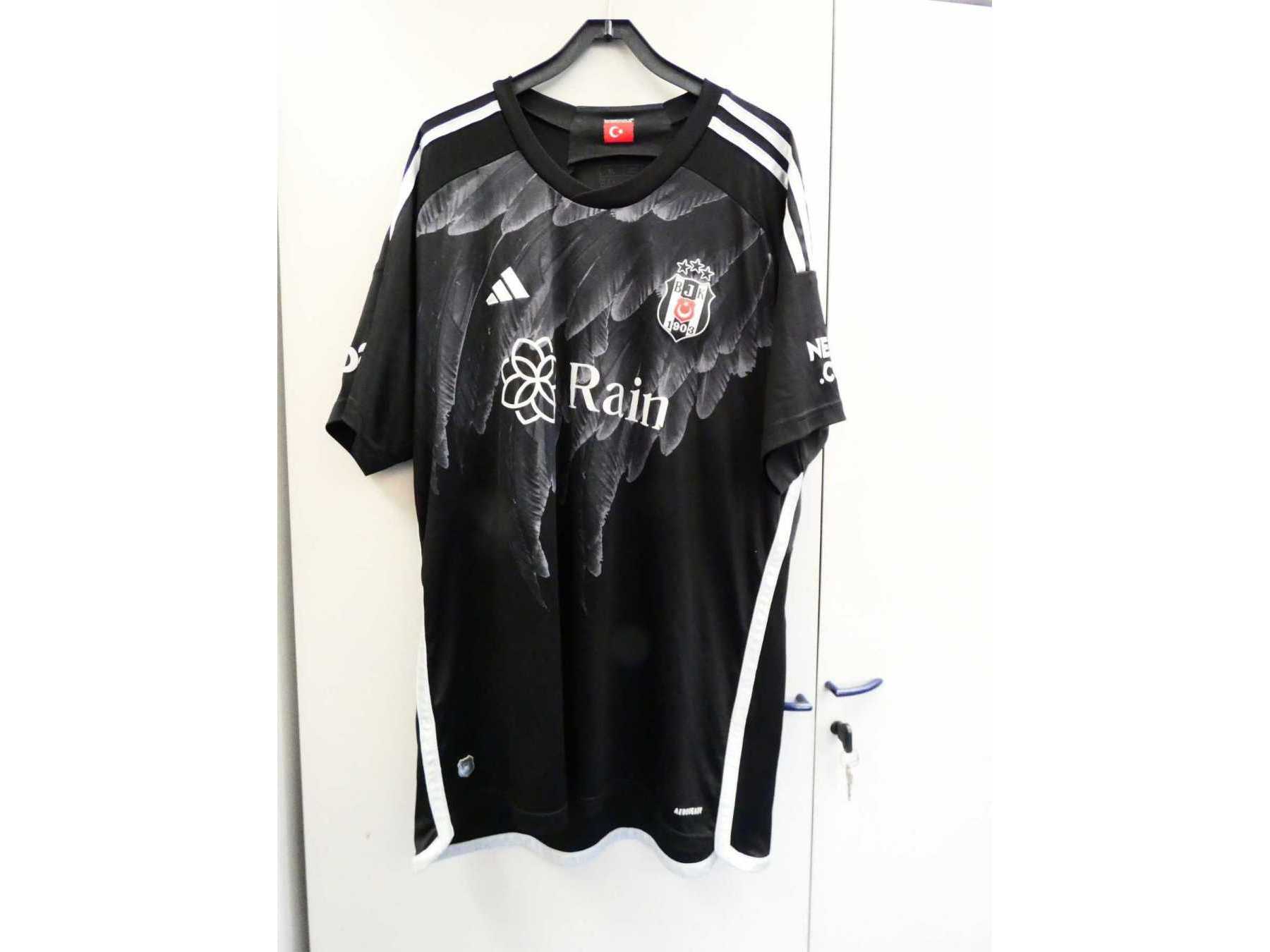 Fußballtrikot Besiktas Istanbul_ Ansicht Vorderseite