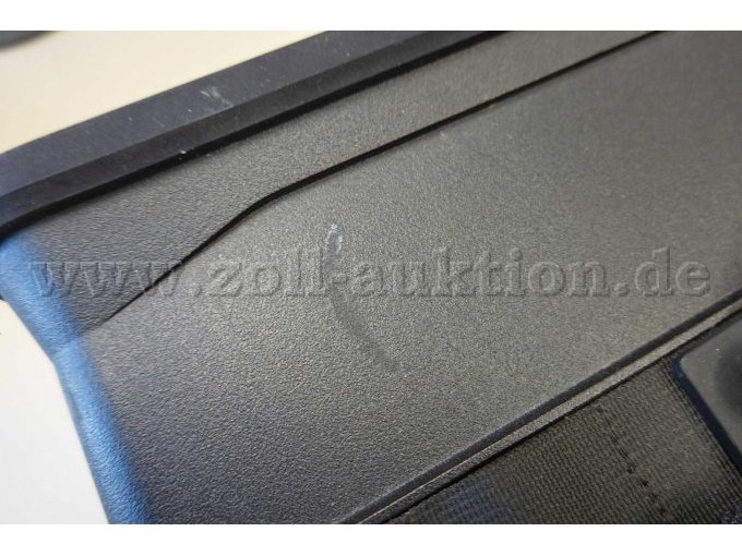 1 tragbarer Lautsprecher „GO“ der Marke Soundboks Farbe schwarz. Vergrößerte Ansicht des leichten Kratzers