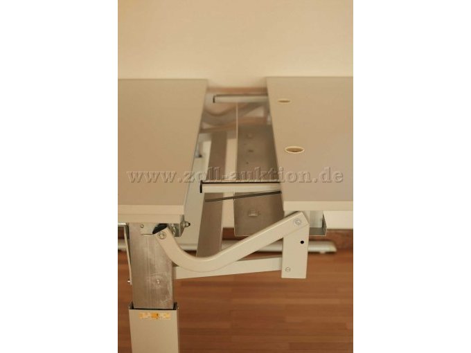 1 verstellbarer Tisch REISS Büromöbel und Zeichntechnik GmbH – foto 7 – kavel bij Zoll-Auktion, Rottenburg am Neckar