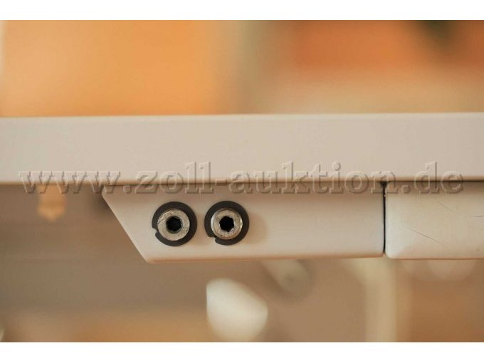 1 verstellbarer Tisch REISS Büromöbel und Zeichntechnik GmbH – foto 5 – kavel bij Zoll-Auktion, Rottenburg am Neckar