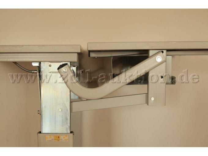 1 verstellbarer Tisch REISS Büromöbel und Zeichntechnik GmbH – foto 6 – kavel bij Zoll-Auktion, Rottenburg am Neckar