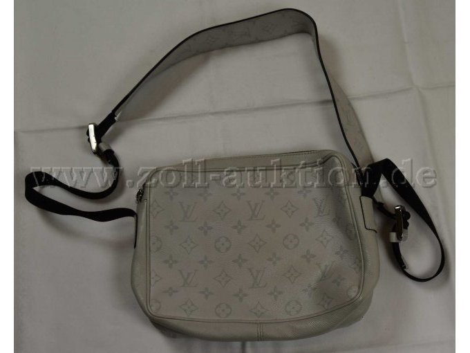 1 weiße Tasche “Louis Vuitton” Outdoor Messenger - Rückansicht