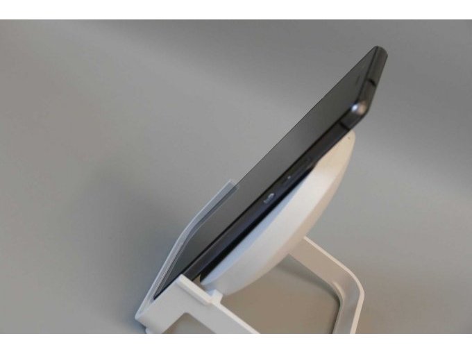 Huawei P9 Lite (vns-121),16 GB, Seitenansicht von rechts im Stehen, Ansicht auf die Bedientasten