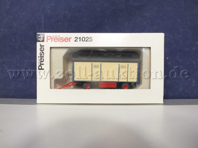 Ansicht der Vorderseite der OVP mit Beschädigungen