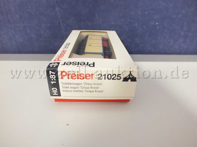 Seitliche Ansicht der OVP von links liegend mit Beschädigung