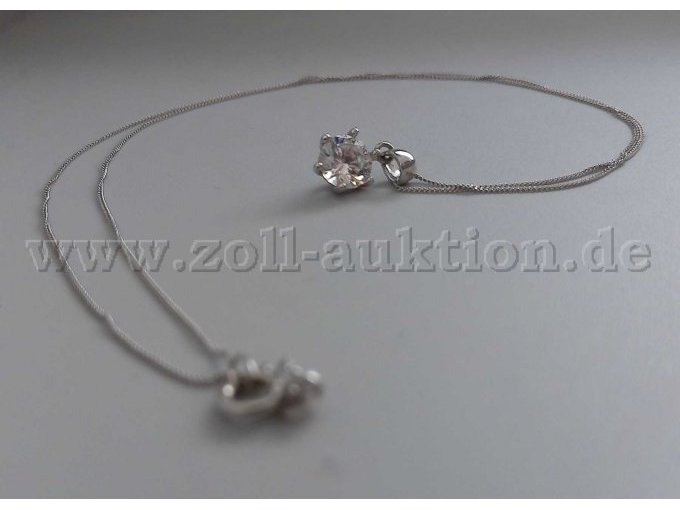 Kette mit stein schräg