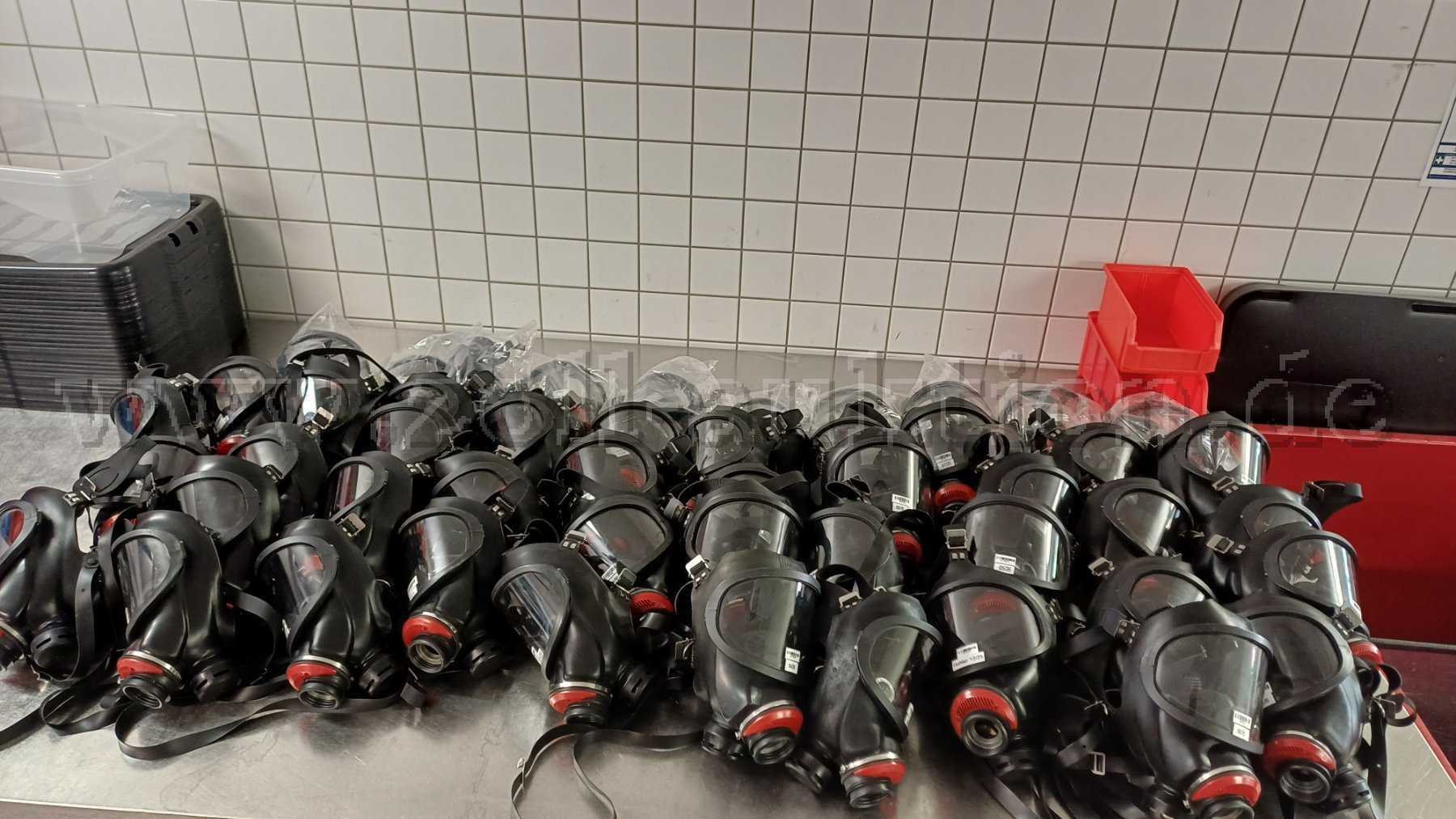 20 Atemschutzmaske, Hersteller: Auer, Typ 3S (Überdruck)